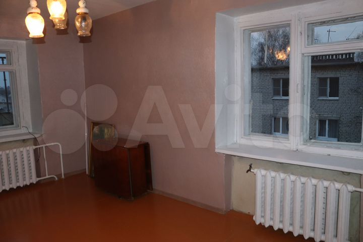 2-к. квартира, 42 м², 3/3 эт.
