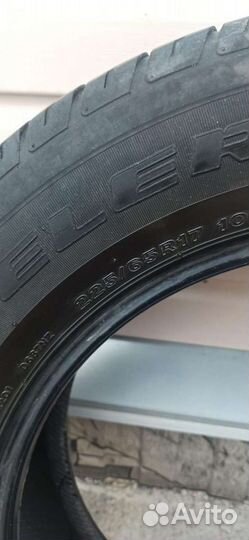 Bridgestone Dueler H/T D687 225/65 R17