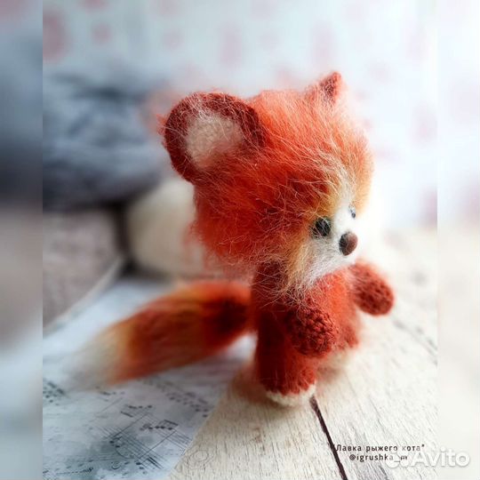 Рыжий пушистый вязаный кот.Мягкая игрушка