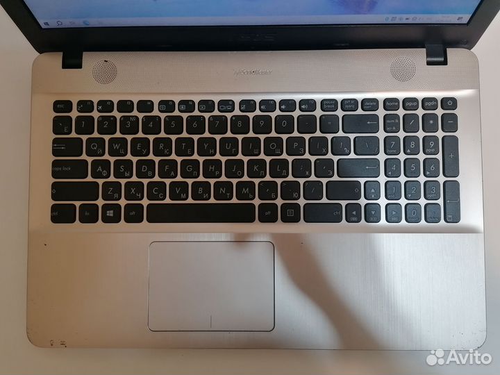 Свежий ноутбук Asus 4 ядра, 2 видеокарты