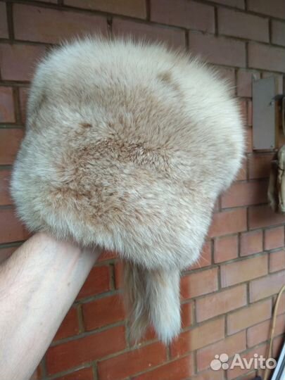 Шапка из лисы и Tomas Munz вязаная