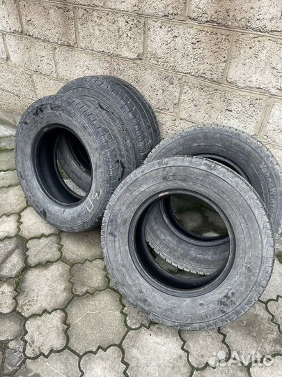 Continental VancoWinter 2 225/70 R15C