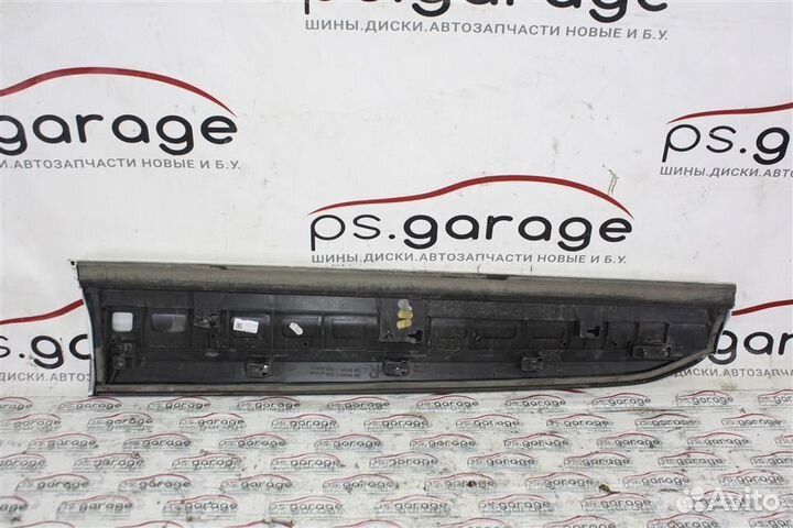 Молдинг двери передней правой Audi Q7