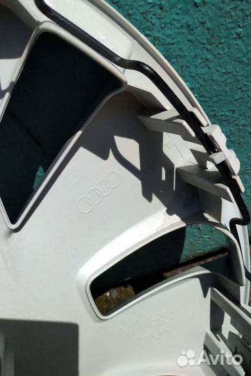 Колпак диска Audi R16