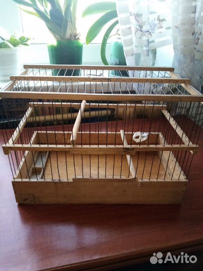Клетки для птиц и переноска