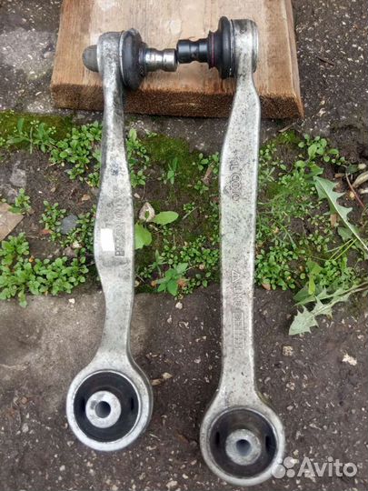 Верхний левый передний рычаг Ауди а6/a4