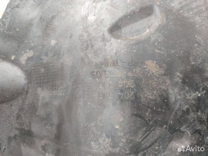 Передняя часть подкрылка переднего левого