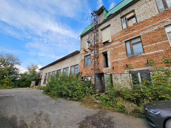 Отдельностоящее здание, 1300 кв.м