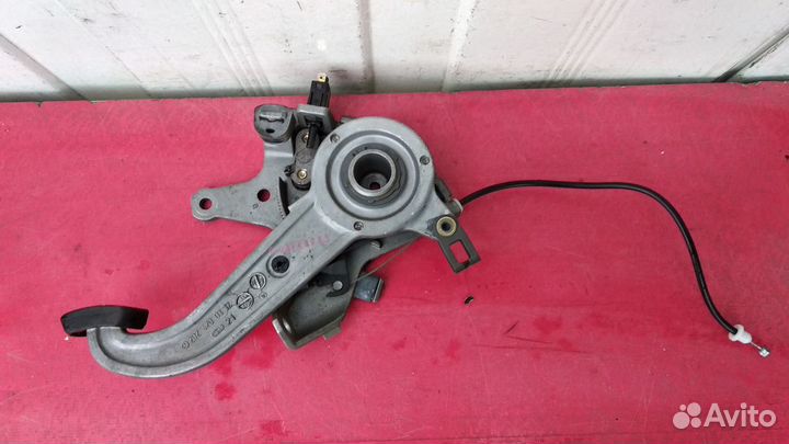 Педаль стояночного тормоза Mercedes-Benz W140