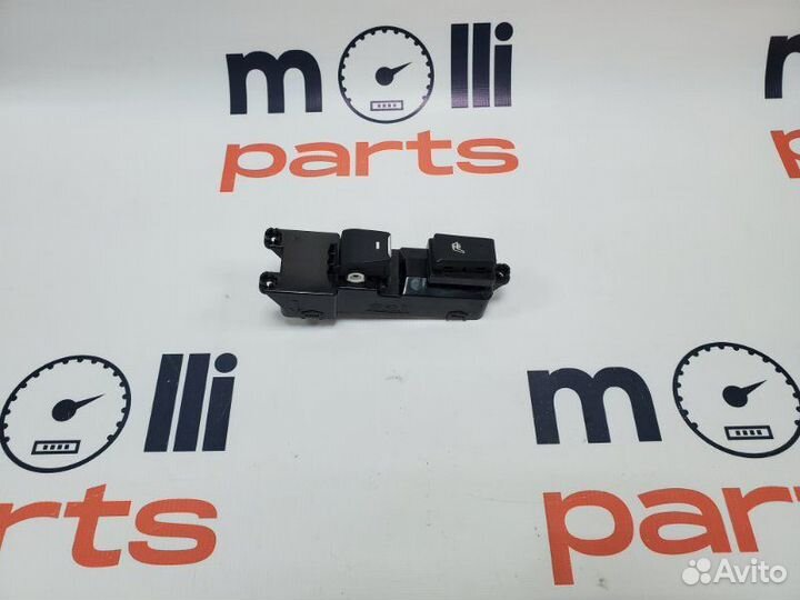 Кнопка стеклоподъемника Hyundai Tucson 3 2019