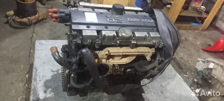 Двигатель контрактный B5254T Вольво