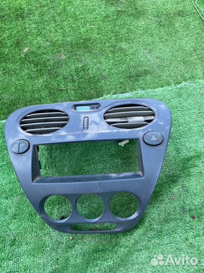 Консоль центральная Hafei Brio 2006