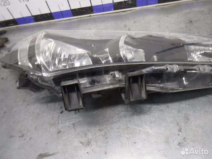 Фара передняя правая Toyota Corolla E18