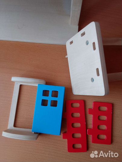 Домик кукольный деревянный