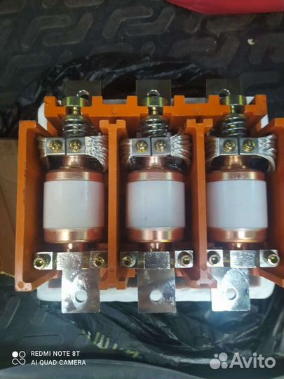 Контактор вакуумный