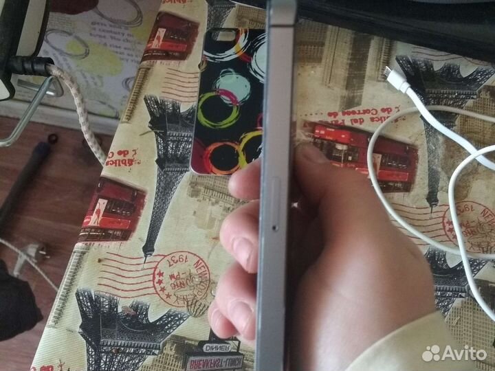 Телефон iPhone 5s