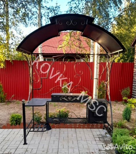 Мангал с крышей