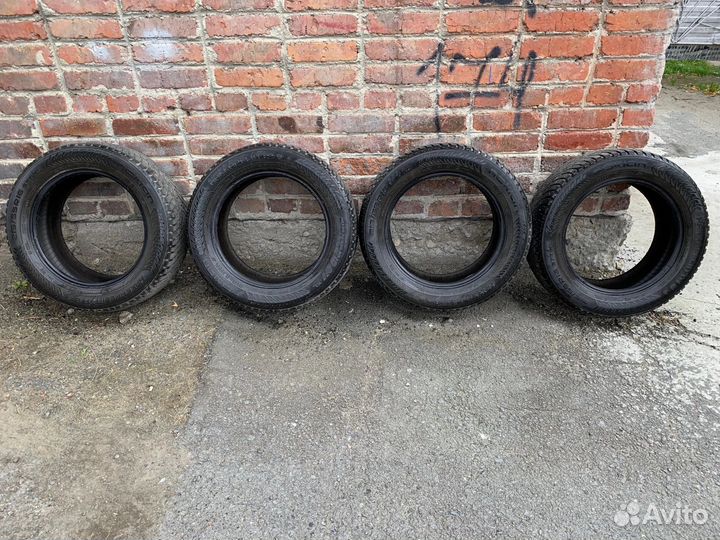 Nokian Tyres Hakkapeliitta 8 215/55 R16 97T