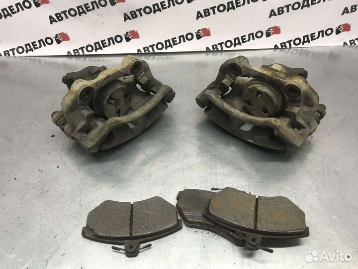 Суппорт передний Volkswagen Passat (B3) 1991 г.в