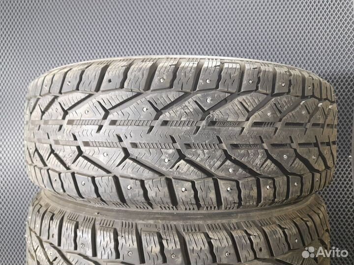 Tigar SUV Ice 215/60 R17