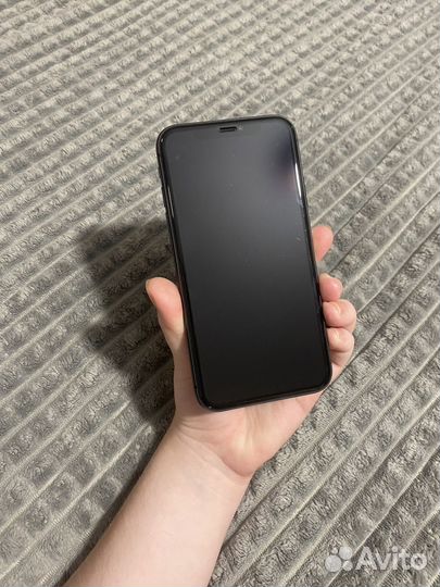 Телефон iPhone 11 64 гб