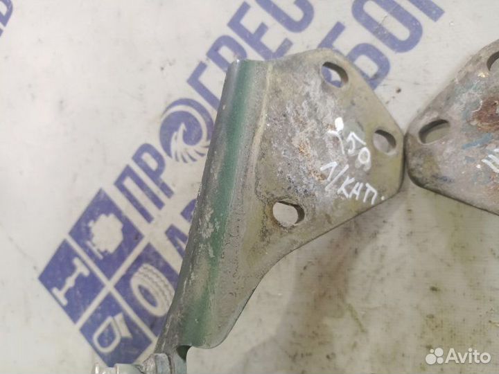 Петля капота Renault Laguna универсал 1.8 HY 1997