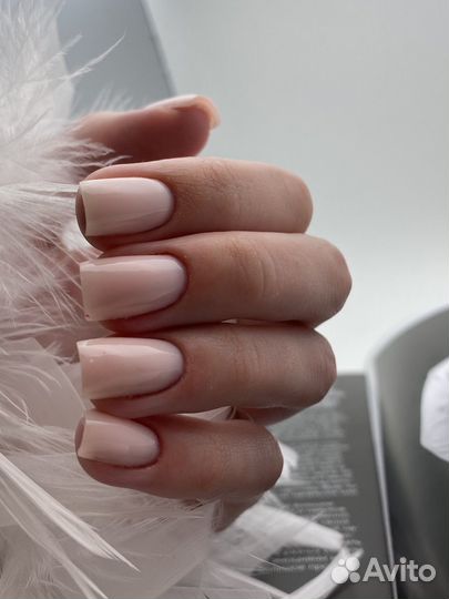 Модель на маникюр