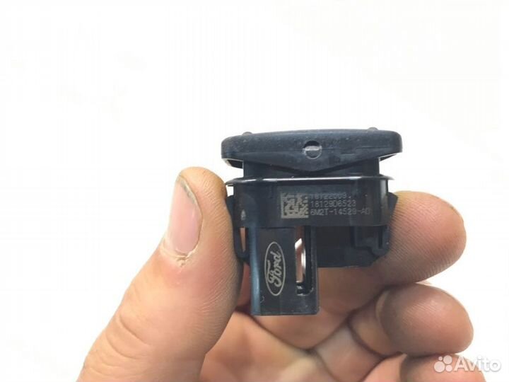 Кнопка стеклоподъемника передняя правая Ford