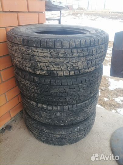 Goodyear Ice Navi 7 215/70 R16