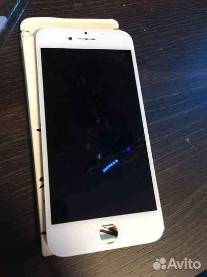 Экран на iPhone 8 новый