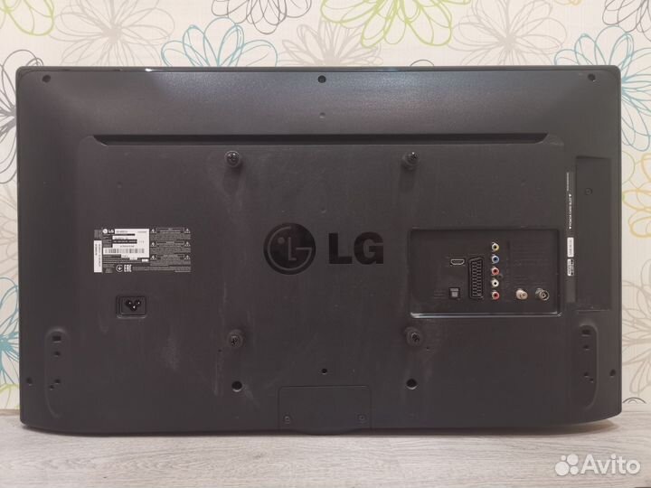 Телевизор LG 32 LB551U
