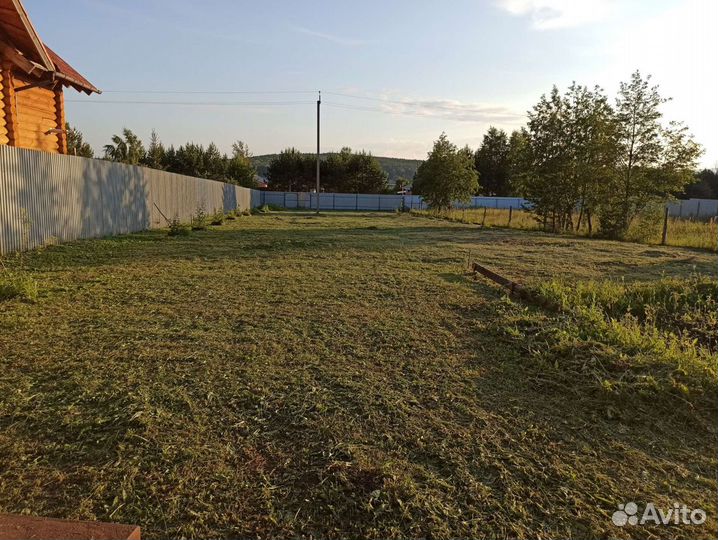 Покос травы триммером, спил деревьев