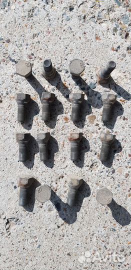 Болты гайки