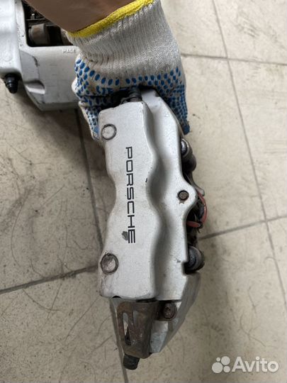 Продам задние суппорта cayenne