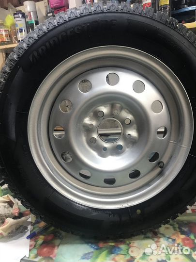 Bridgestone Ice Cruiser 7000 185/60 R14