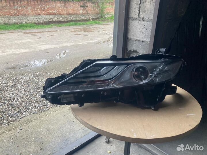 Фара передняя левая Toyota Camry 70-75