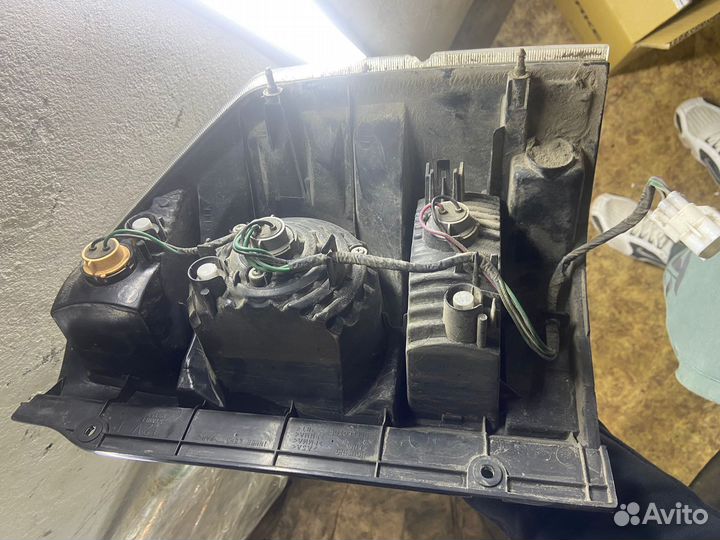 Фара задняя левая Митсубиси Паджеро