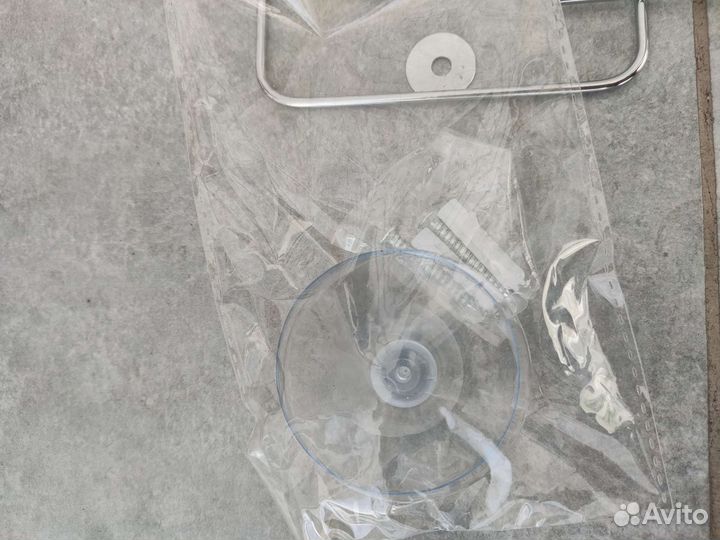 Угловая полка в ванную. Дюбели и присоски