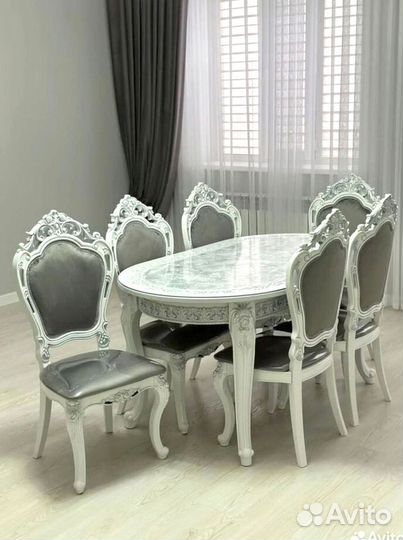 Столы и стулья