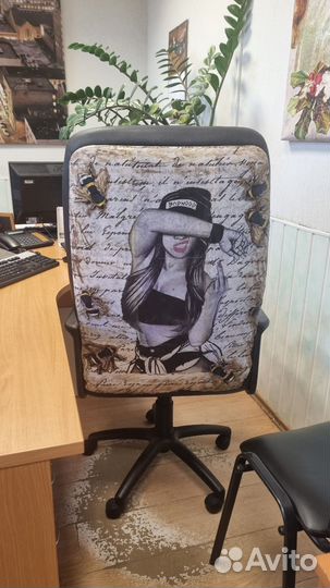 Офисное кресло руководителя