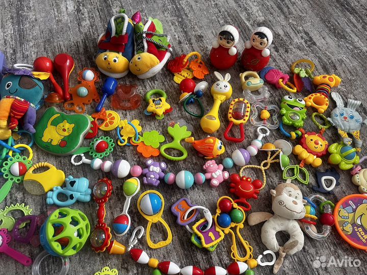 Погремушки, коврик развивающий