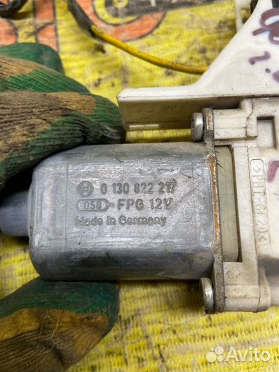 Мотор стеклоподъемника передний левый Ford Focus 2