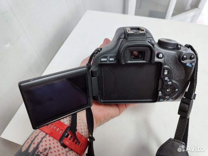 Зеркалка Canon 600d