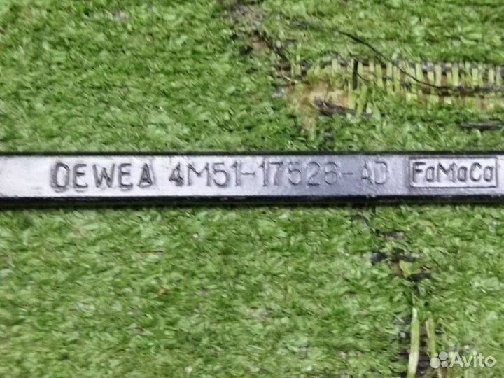 Поводок стеклоочистителя Ford Focus 2 2005-2011