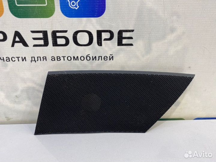 Крышка динамика на торпедо левая Toyota Avensis