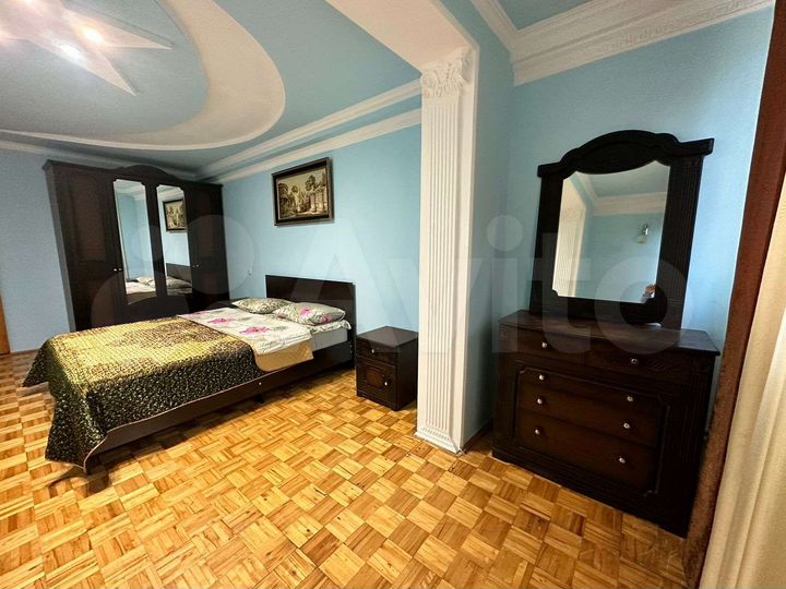 4-к. квартира, 82 м², 1/5 эт.