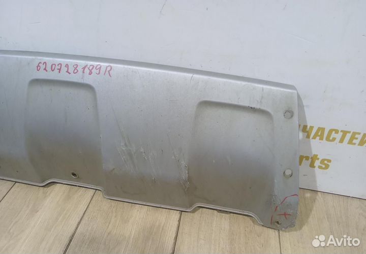 Накладка переднего бампера бу Renault Duster OEM 620728189R