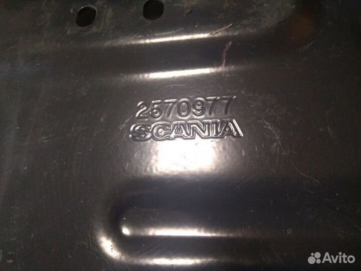 Scania 6 G-Serie Кронштейн подножки правой