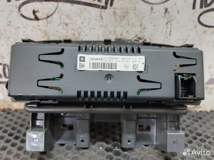 Дисплей Chevrolet Cruze седан F16D3 2010