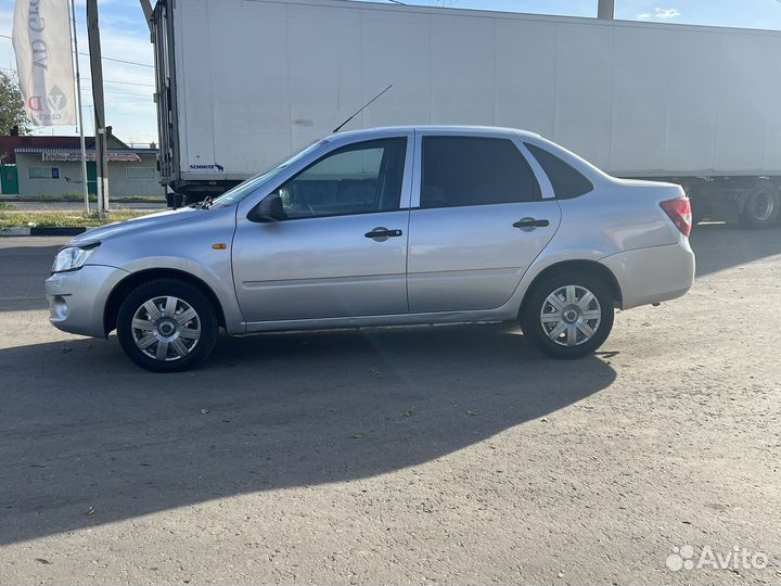 LADA Granta 1.6 МТ, 2013, 111 250 км